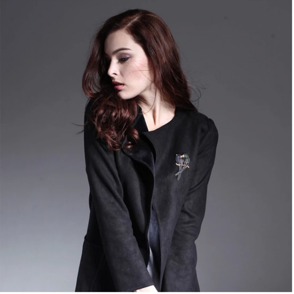 Lovely Bird Parrot Brooch Pin - Picture 6 of 9